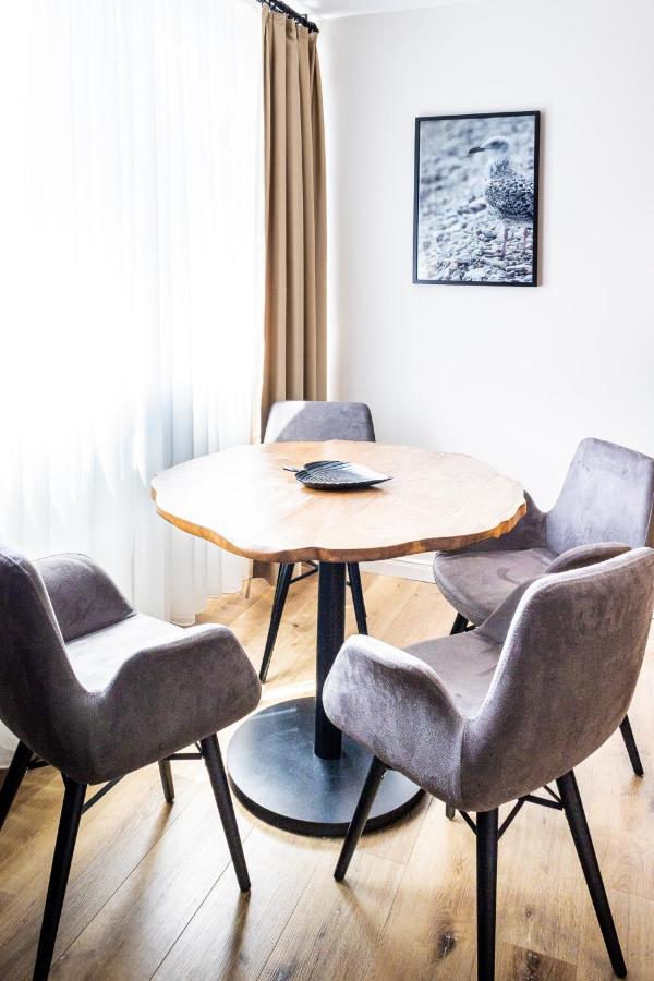 Moderne Maisonette Ferienwohnung Mit Gartenzugang, Nur 7 Gehminuten Zum Strand, Parkplatz & Fahrradunterstellplatz Шарбойц Экстерьер фото
