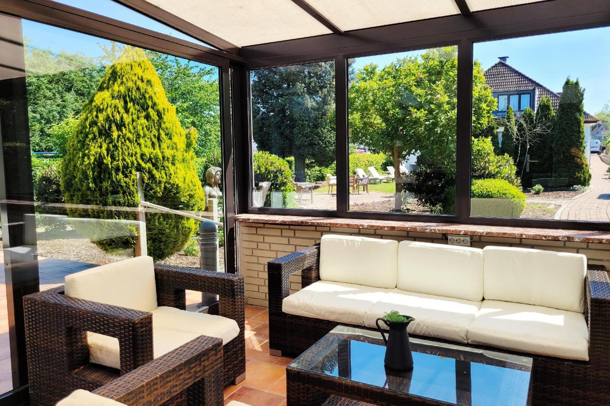 Moderne Maisonette Ferienwohnung Mit Gartenzugang, Nur 7 Gehminuten Zum Strand, Parkplatz & Fahrradunterstellplatz Шарбойц Экстерьер фото